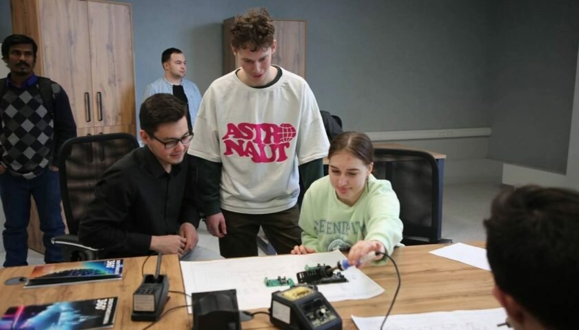 В Межвузовском студенческом кампусе открылась лаборатория ПИШ «Моторы будущего» Уфимского университета науки и технологий